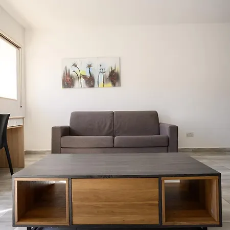 F9 Modern And Bright In Malta