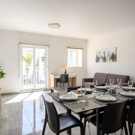 F9 Modern And Bright In Malta Daire