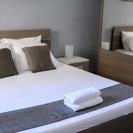 F9 Modern And Bright In Malta Apartment Msida