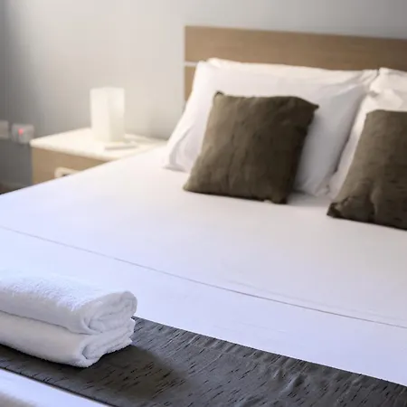 F9 Modern And Bright In Malta 姆西达