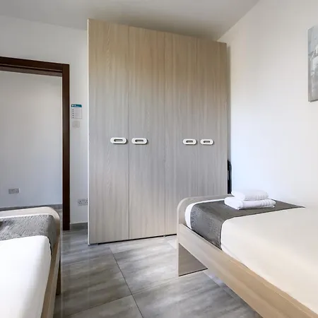 F9 Modern And Bright In Malta דירה *