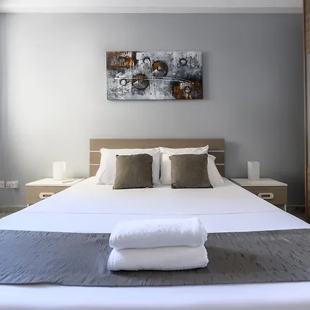 F9 Modern And Bright In Malta *